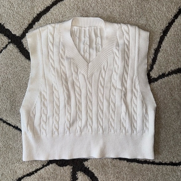 V-Neck Knit Sweater Vest - Picture 4 of 6